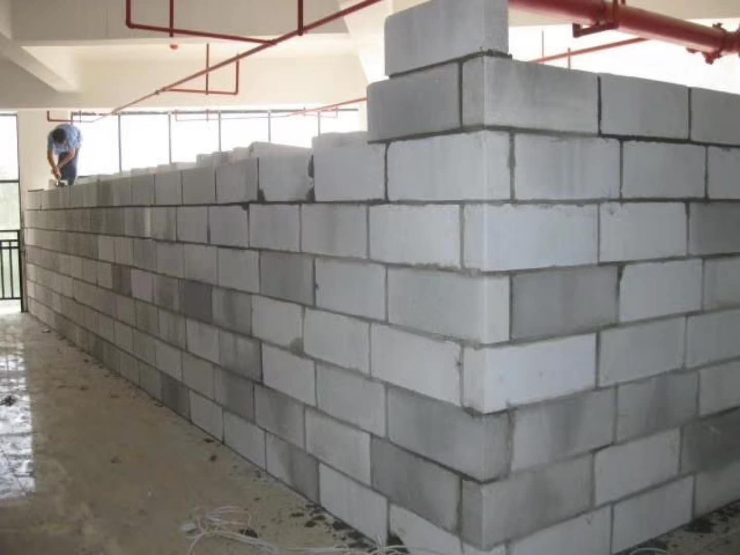 丹江口蒸压加气混凝土砌块承重墙静力和抗震性能的研究